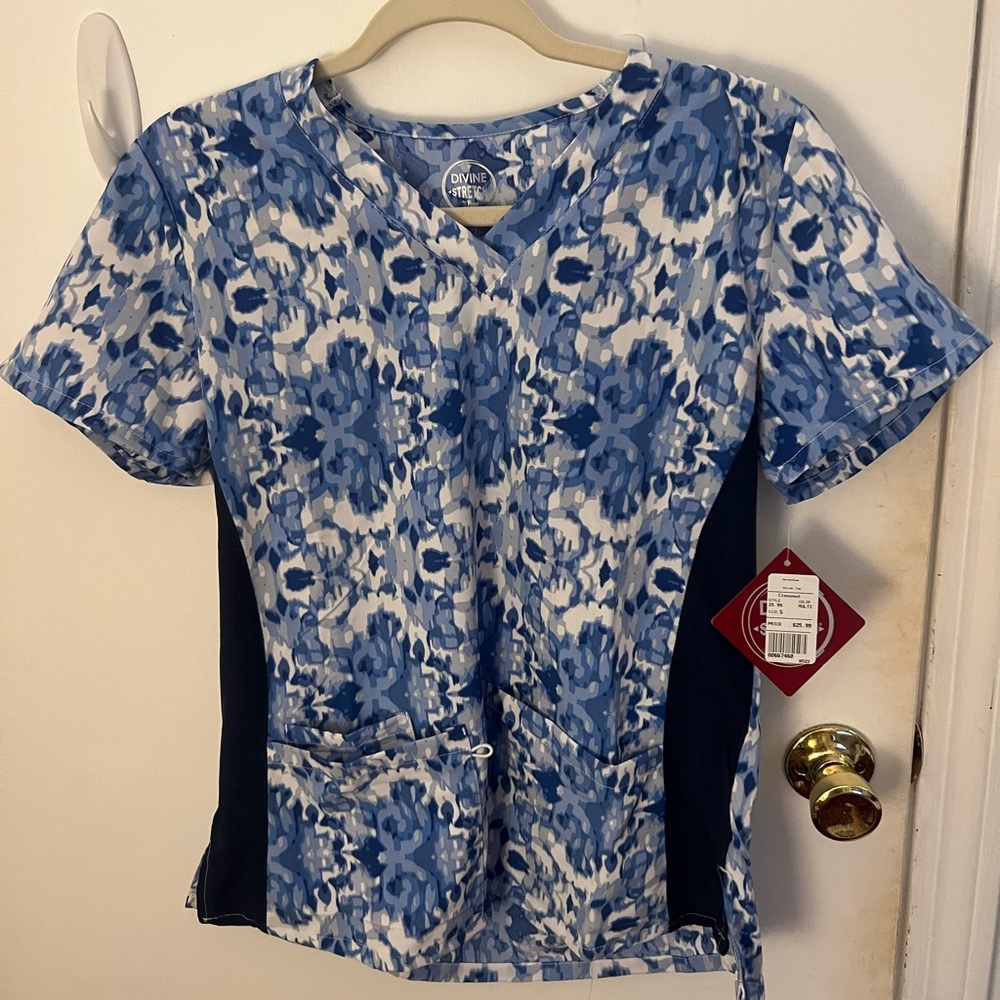 Blue printed scrub top